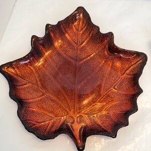 Maple Leaf-Shaped 2-pc Glass Dish in Amber